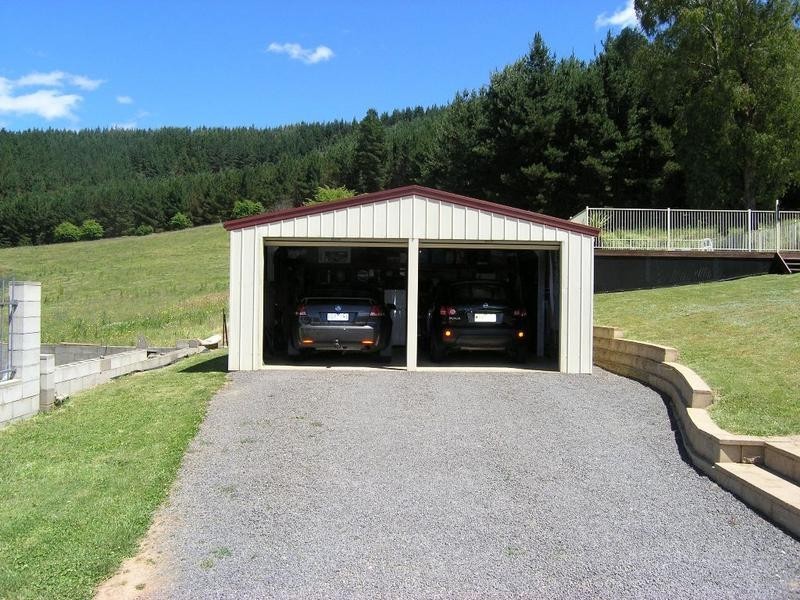 23 Norman Court, Bright VIC 3741