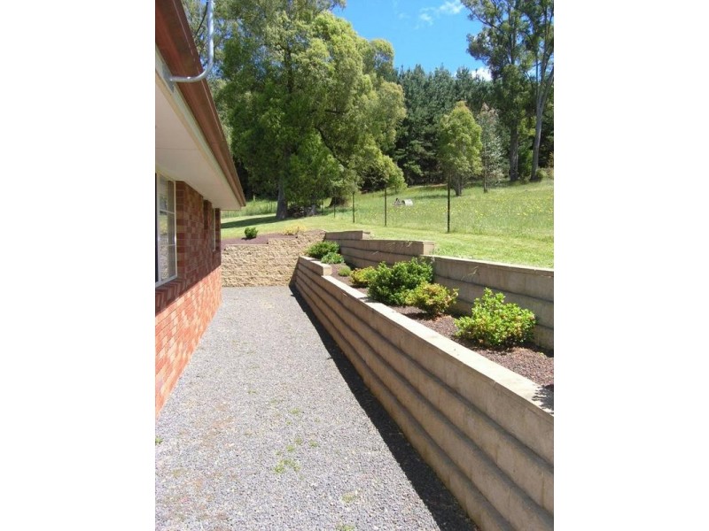 23 Norman Court, Bright VIC 3741