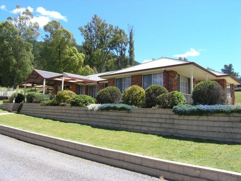 23 Norman Court, Bright VIC 3741