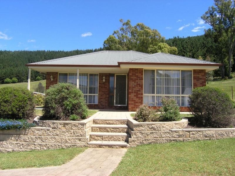 23 Norman Court, Bright VIC 3741