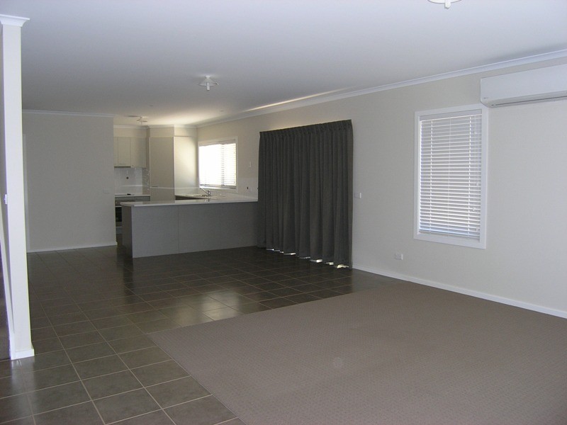 15 Kilfinan Cres, Bright VIC 3741