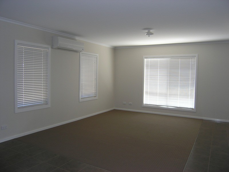 15 Kilfinan Cres, Bright VIC 3741