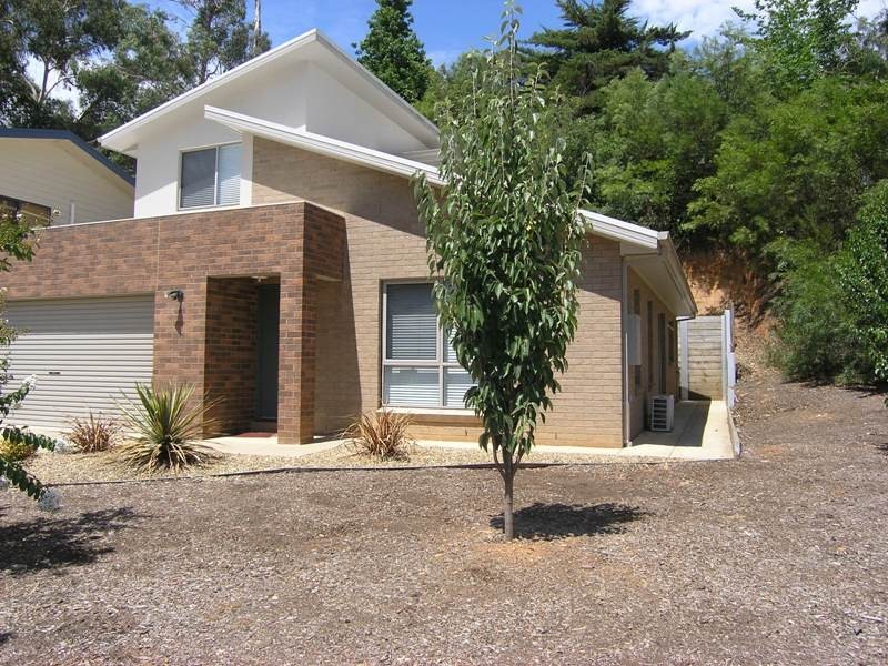 15 Kilfinan Cres, Bright VIC 3741