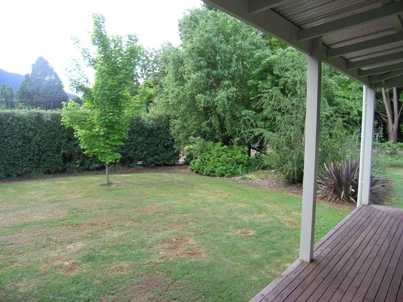 14 Williams Road, Wandiligong VIC 3744