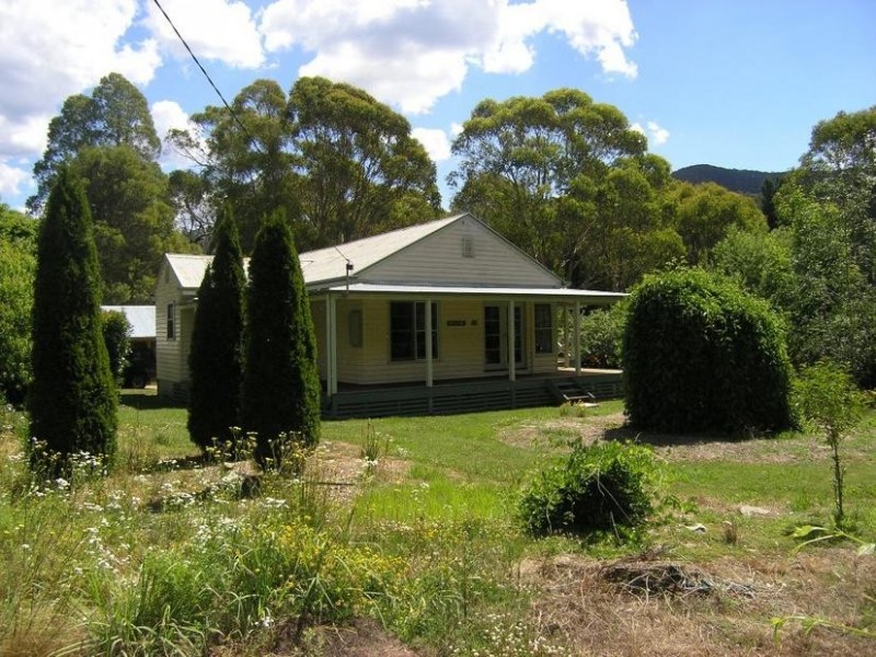 14 Williams Road, Wandiligong VIC 3744