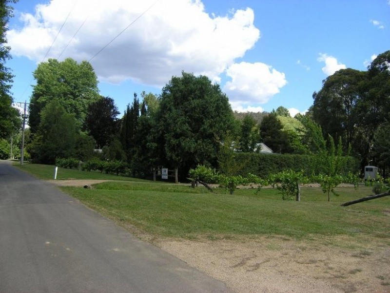 14 Williams Road, Wandiligong VIC 3744