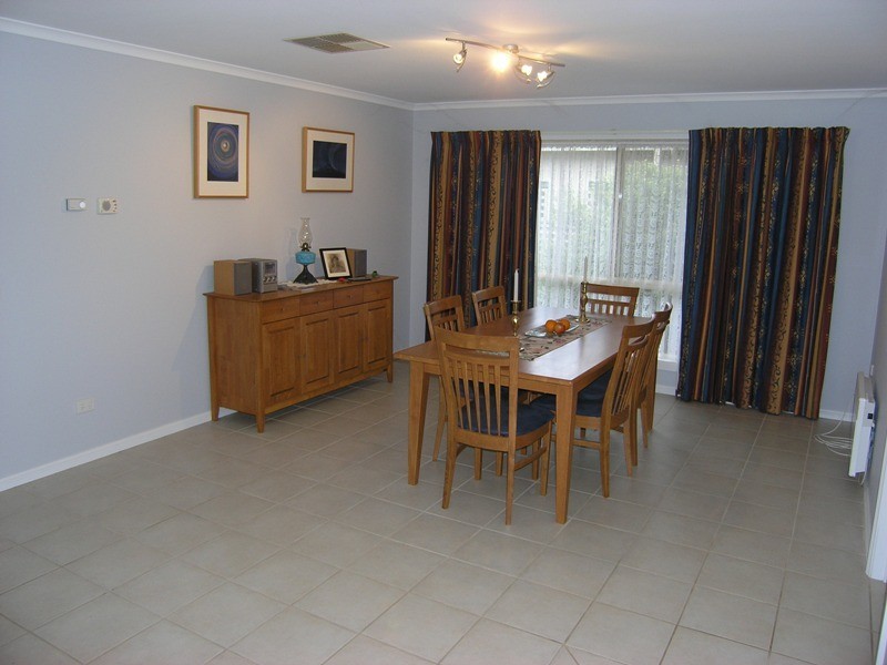 9 Hawthorn Lane, Bright VIC 3741