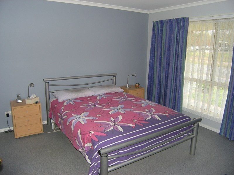 9 Hawthorn Lane, Bright VIC 3741