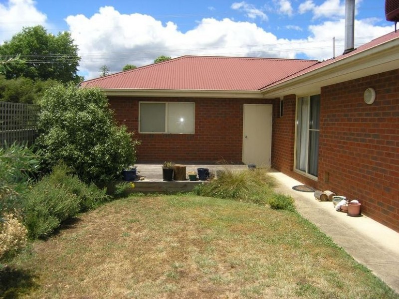 9 Hawthorn Lane, Bright VIC 3741