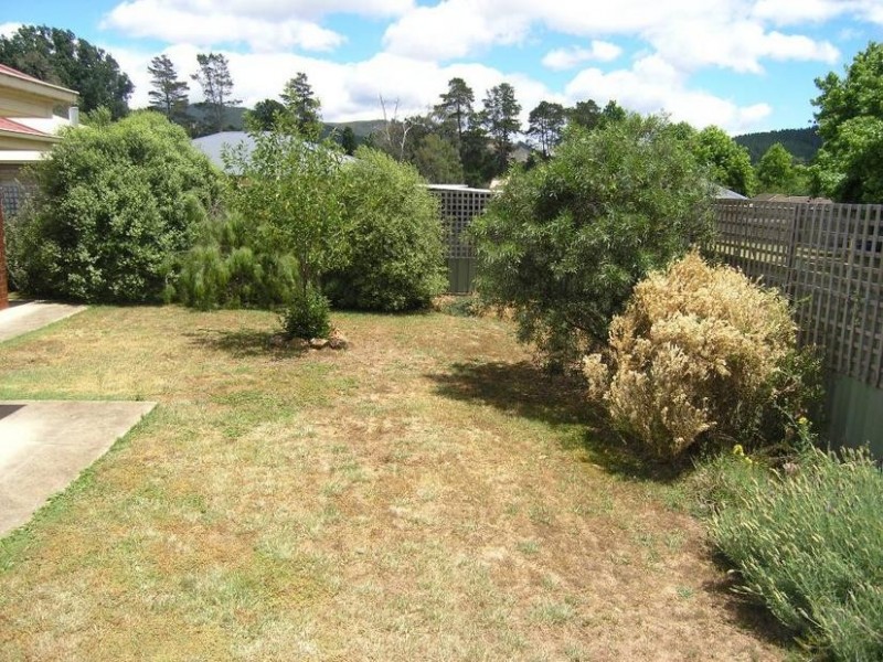 9 Hawthorn Lane, Bright VIC 3741