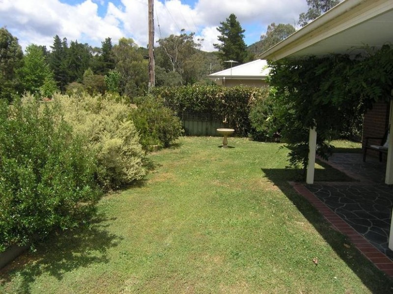 9 Hawthorn Lane, Bright VIC 3741