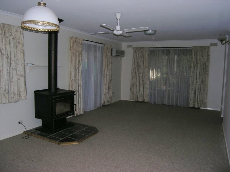 21 Brooks St, Bright VIC 3741