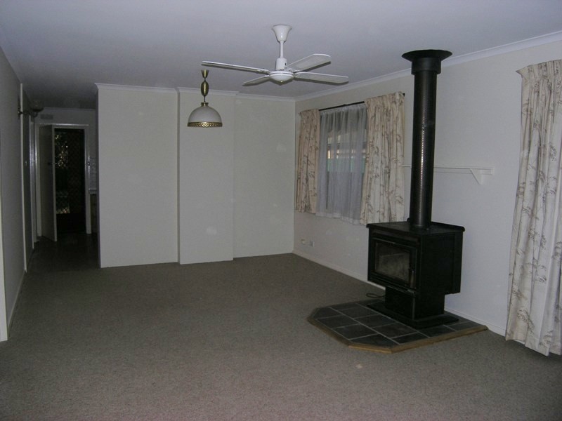 21 Brooks St, Bright VIC 3741