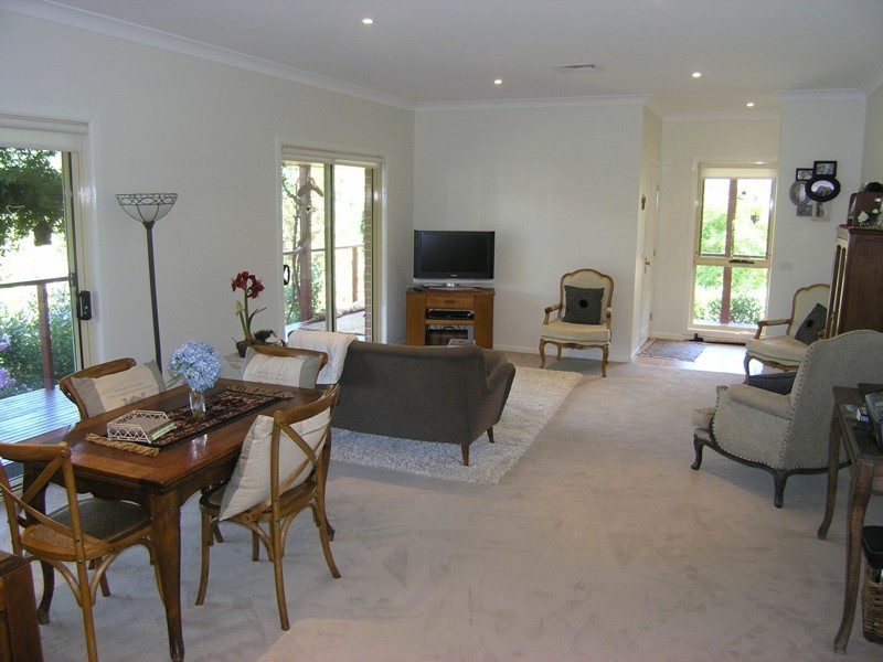 6 Clarkes Road, Wandiligong VIC 3744