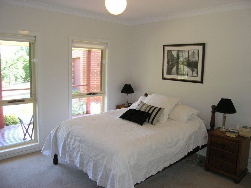 6 Clarkes Road, Wandiligong VIC 3744