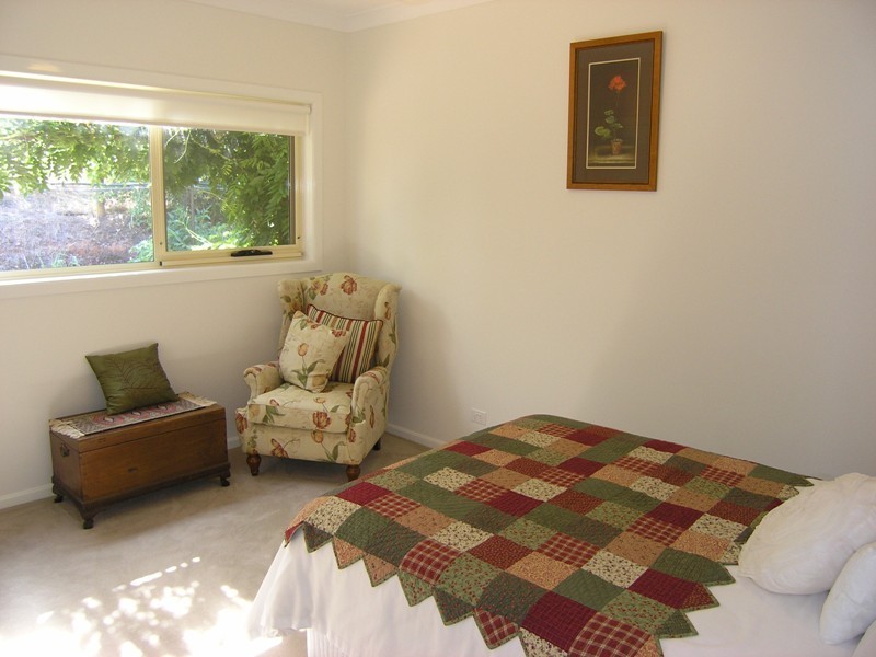 6 Clarkes Road, Wandiligong VIC 3744