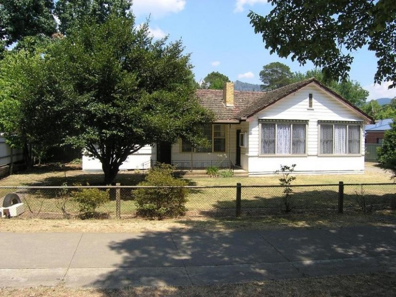 10 Delany Ave, Bright VIC 3741
