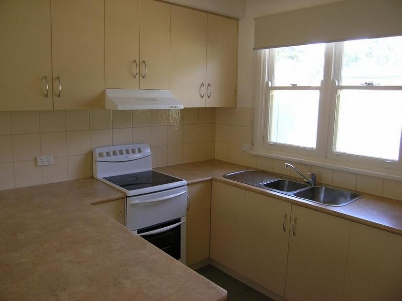 10 Delany Ave, Bright VIC 3741