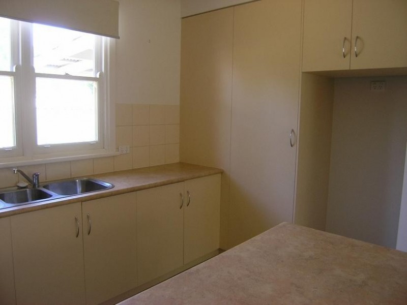 10 Delany Ave, Bright VIC 3741