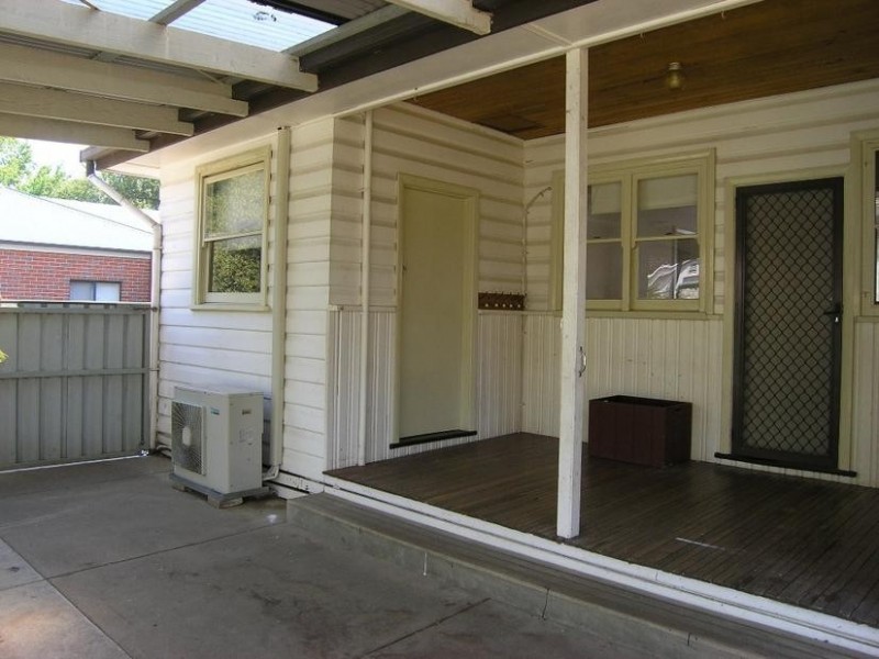 10 Delany Ave, Bright VIC 3741