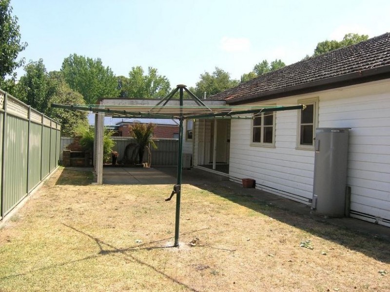 10 Delany Ave, Bright VIC 3741