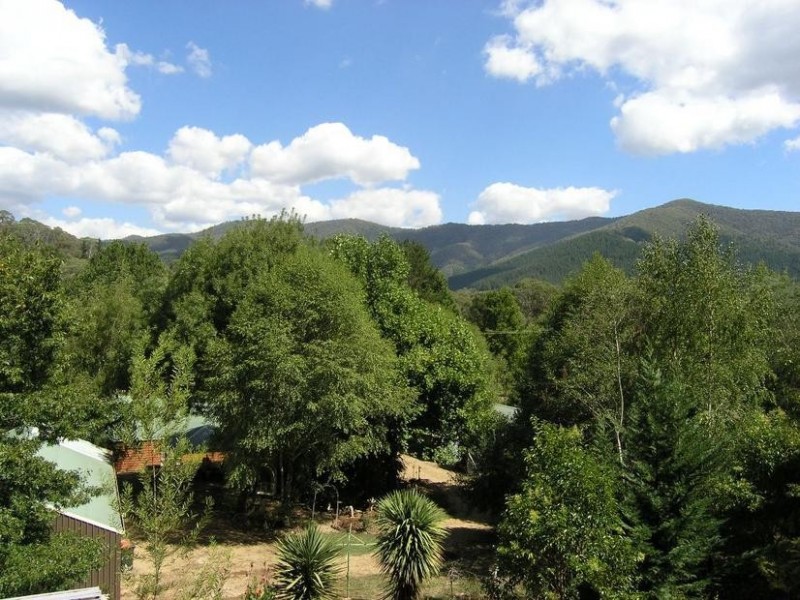 79 Williams Road, Wandiligong VIC 3744