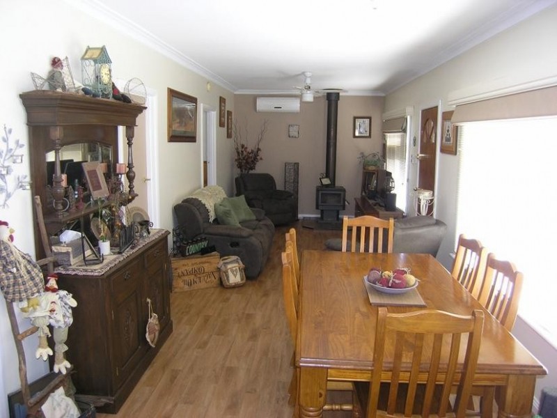 6 Brooks Street, Bright VIC 3741