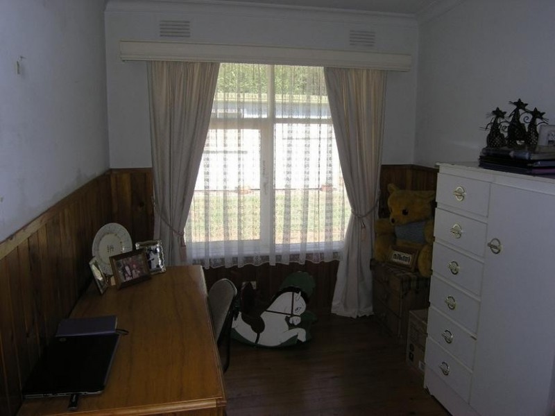 6 Brooks Street, Bright VIC 3741