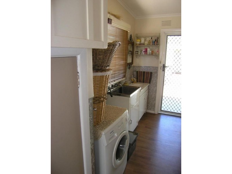 6 Brooks Street, Bright VIC 3741