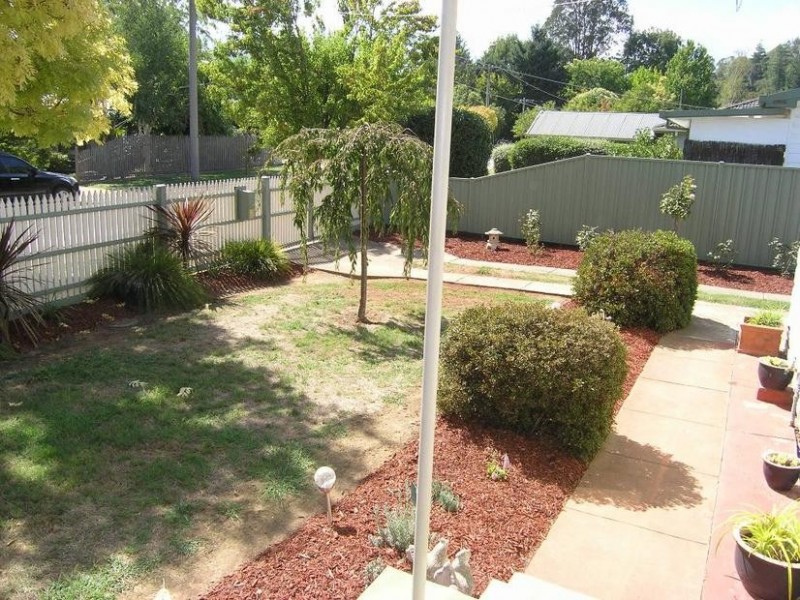 6 Brooks Street, Bright VIC 3741