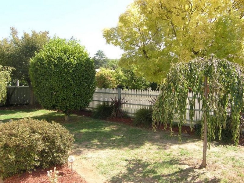 6 Brooks Street, Bright VIC 3741