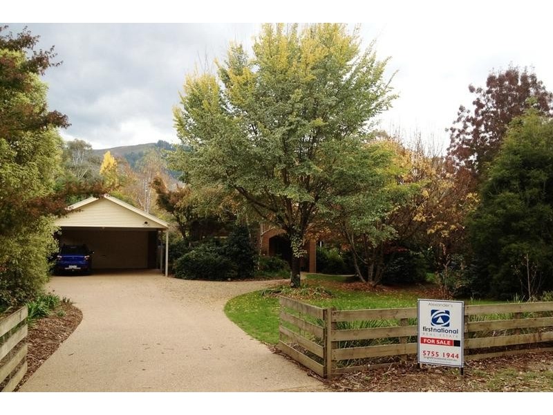 23 Ashwood Ave, Bright VIC 3741