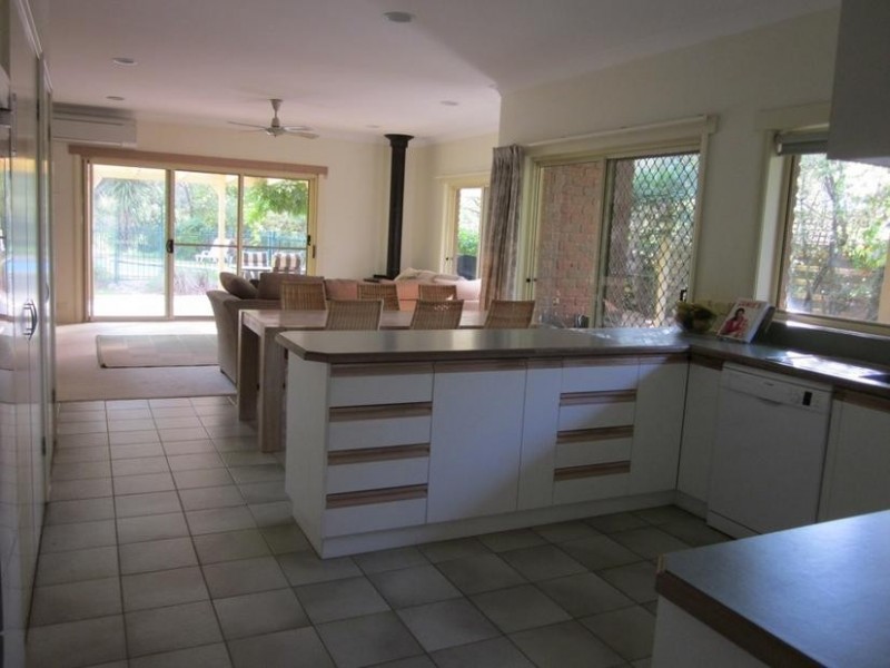 23 Ashwood Ave, Bright VIC 3741