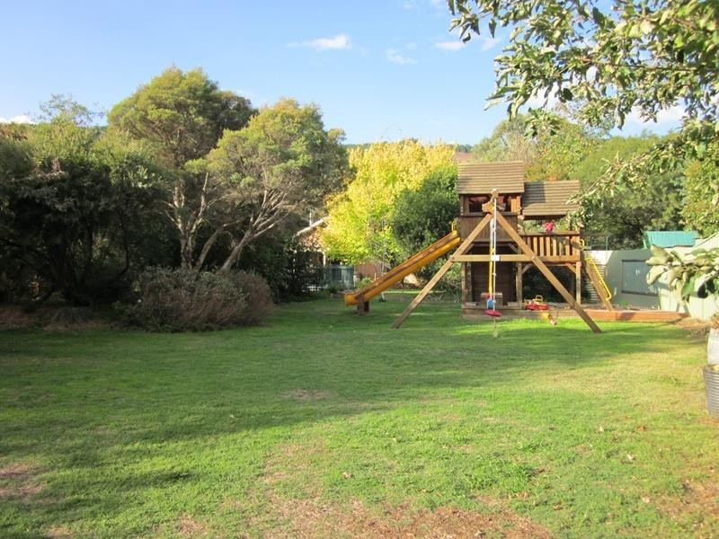 23 Ashwood Ave, Bright VIC 3741