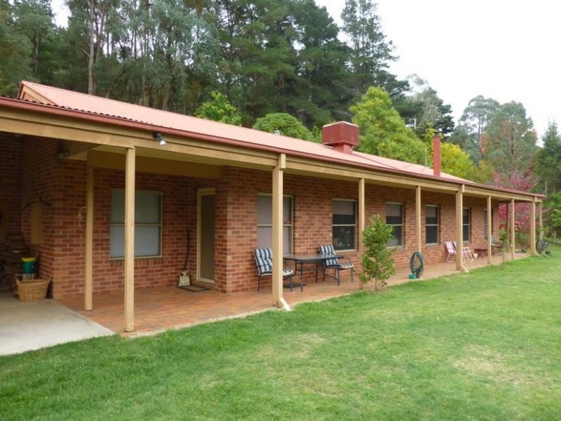 120 Centenary Avenue, Wandiligong VIC 3744