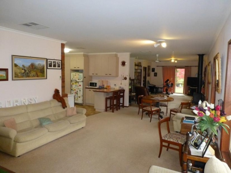 120 Centenary Avenue, Wandiligong VIC 3744