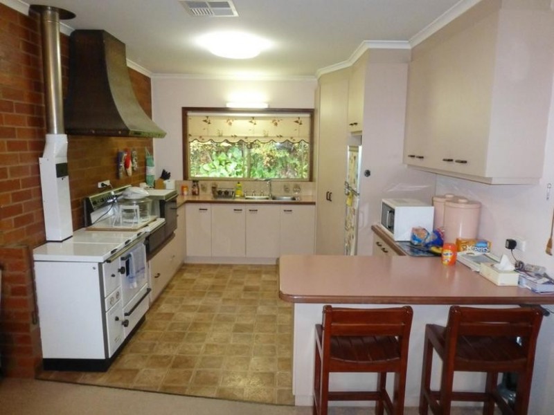 120 Centenary Avenue, Wandiligong VIC 3744