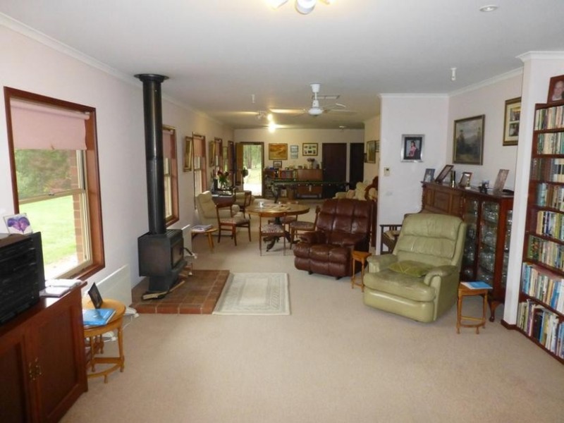 120 Centenary Avenue, Wandiligong VIC 3744