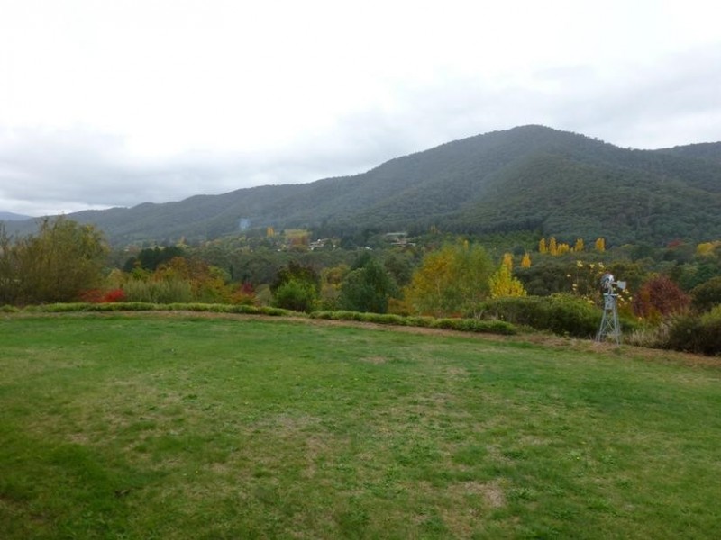 120 Centenary Avenue, Wandiligong VIC 3744