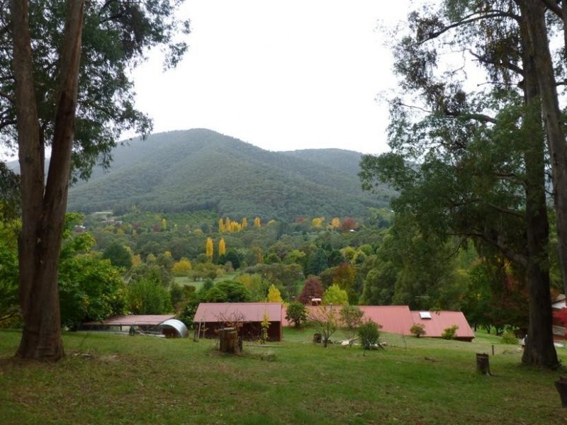 120 Centenary Avenue, Wandiligong VIC 3744