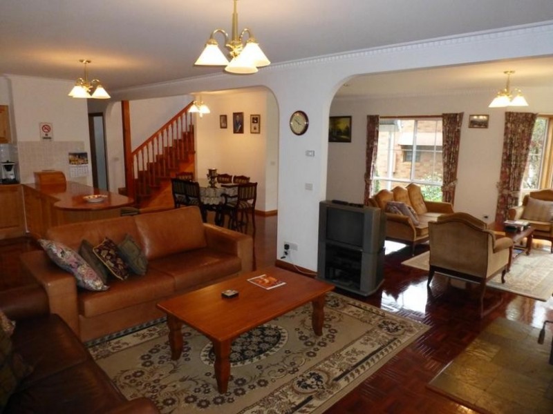 20 Showers Avenue, Bright VIC 3741