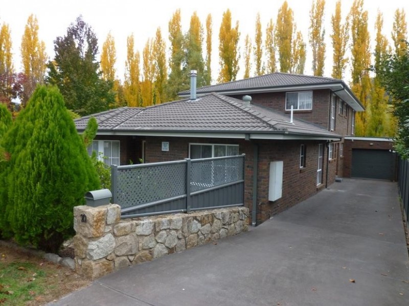 20 Showers Avenue, Bright VIC 3741