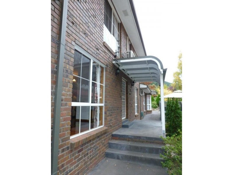 20 Showers Avenue, Bright VIC 3741