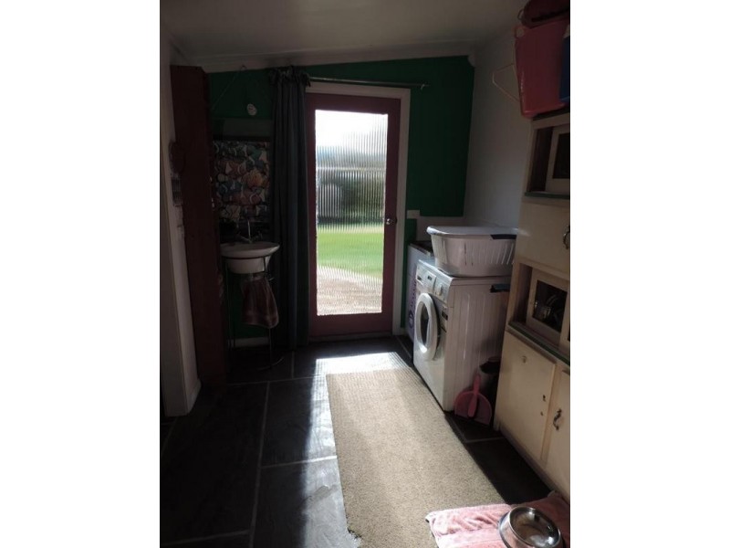 42 Centenary Ave, Wandiligong VIC 3744