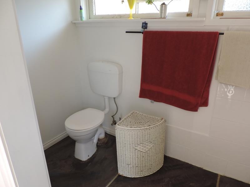 42 Centenary Ave, Wandiligong VIC 3744