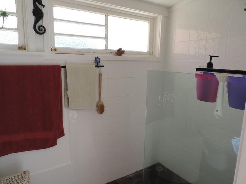 42 Centenary Ave, Wandiligong VIC 3744