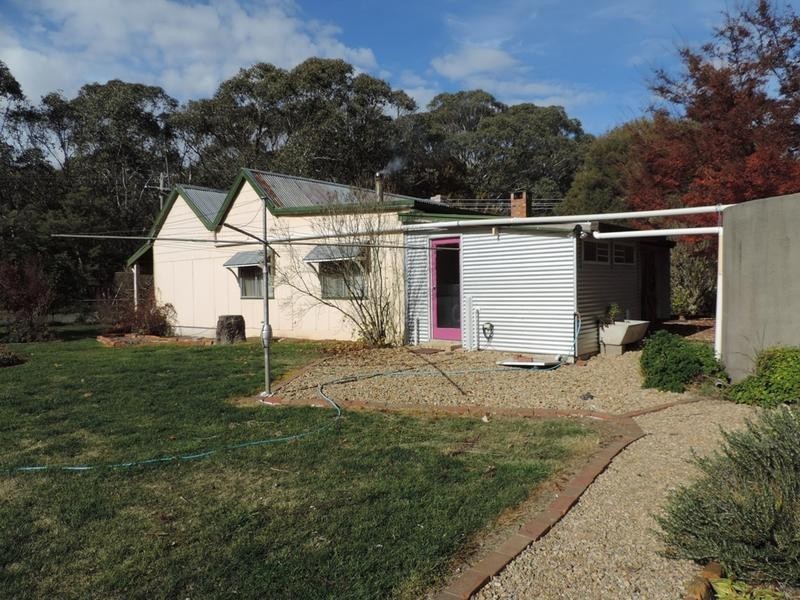 42 Centenary Ave, Wandiligong VIC 3744