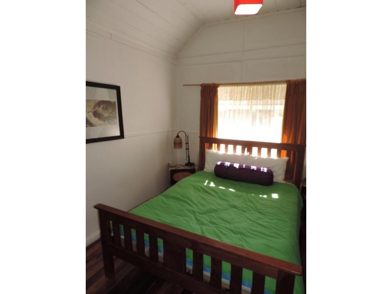 42 Centenary Avenue, Wandiligong VIC 3744