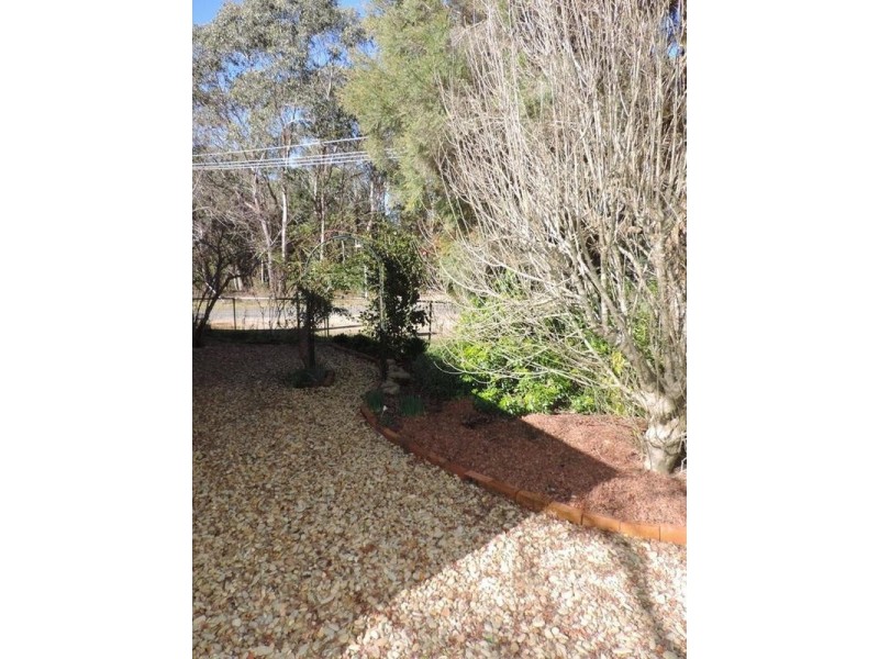 42 Centenary Avenue, Wandiligong VIC 3744