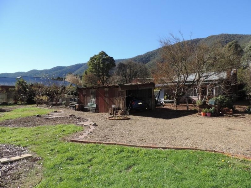 42 Centenary Avenue, Wandiligong VIC 3744